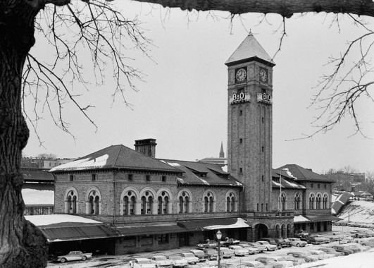 Mount Royal Station, Baltimore A period photo of the original train station, a Romanesque and Renaissance building with a large clock tower